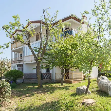 Zlata Mit Schoenem Aussblick Porec
